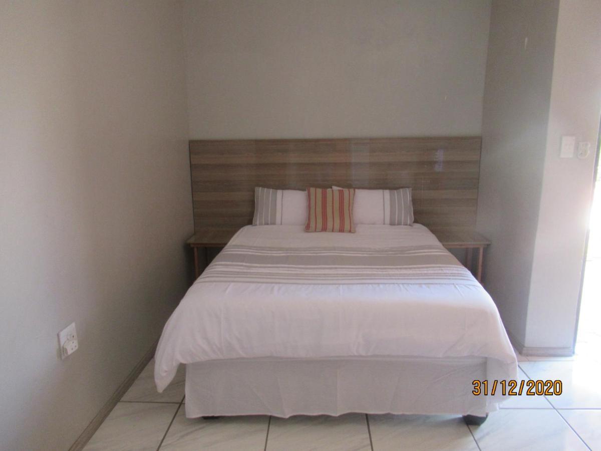 קורומאן Pab-Love Guest House מראה חיצוני תמונה