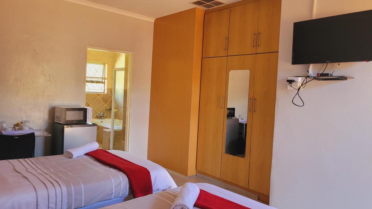 קורומאן Pab-Love Guest House מראה חיצוני תמונה
