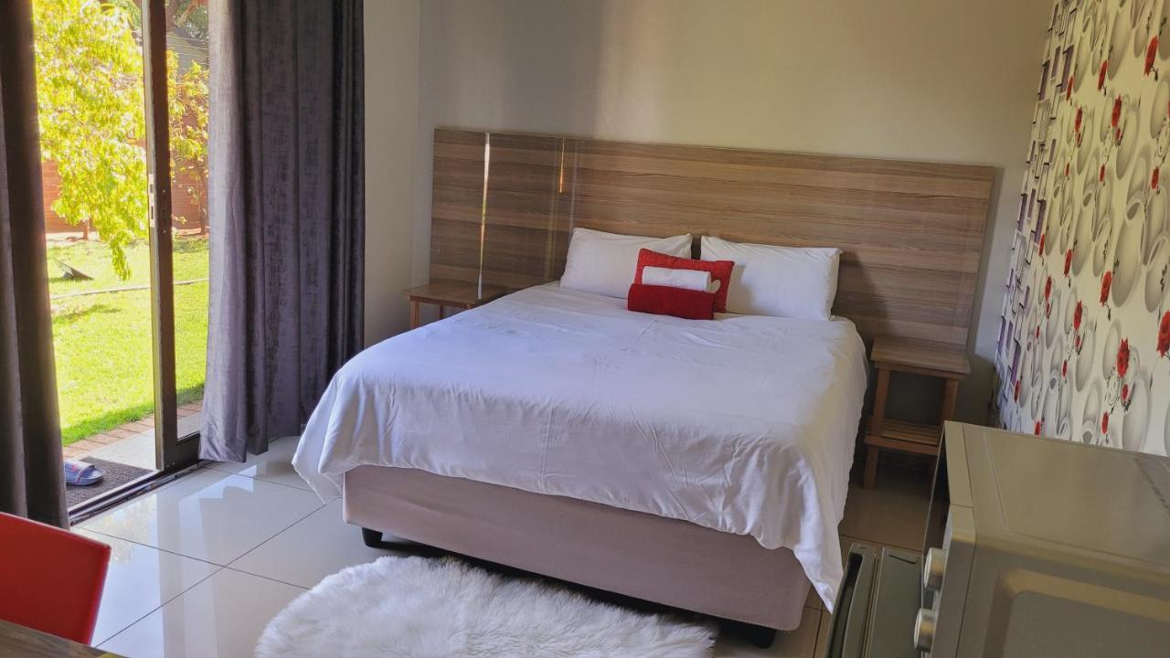 קורומאן Pab-Love Guest House מראה חיצוני תמונה