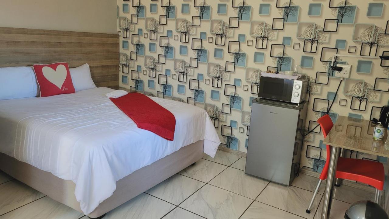 קורומאן Pab-Love Guest House מראה חיצוני תמונה